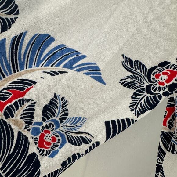 Chico's White Floral 3/4 Sleeve Marigold Cutouts Split-Neck Tunic Top Size Small - Picture 5 of 14